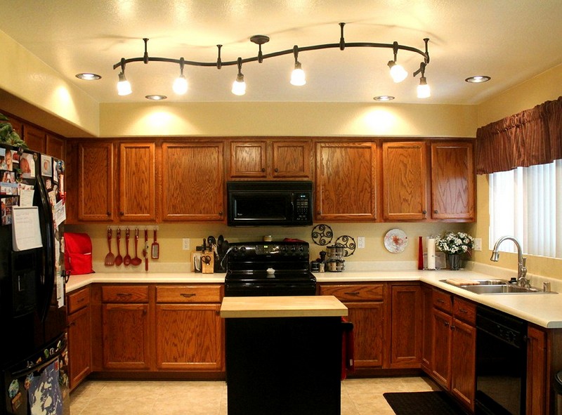 потолочные светодиодные светильники для кухни фото